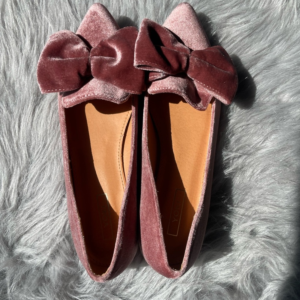 Elegant Velvet Bow Flats